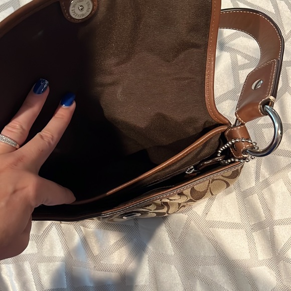 Tan and brown small coach shoulder bag - Picture 5 of 6